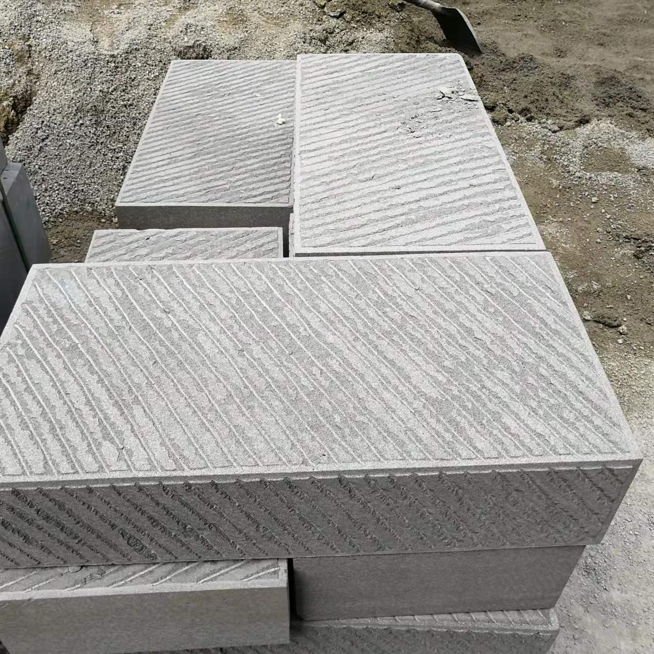 青石路沿石在城市建設(shè)中的特點(diǎn)