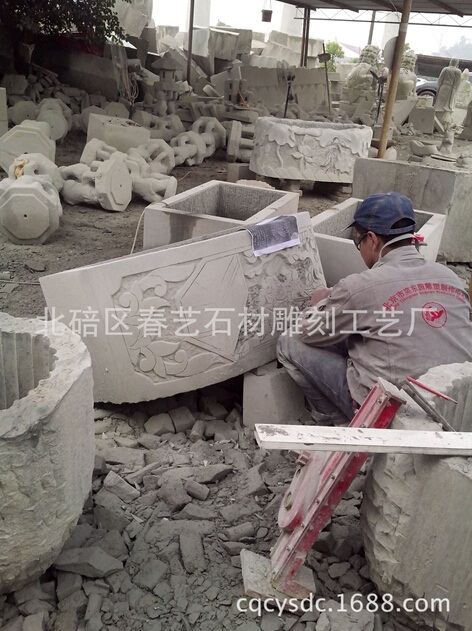 仿古石雕魚缸在中式庭院的表現