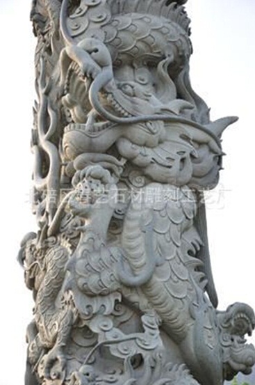 云南龍柱的裝飾效果